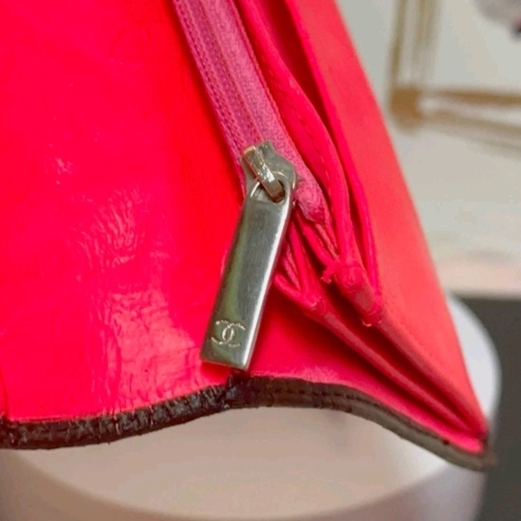 CHANEL Black Quilted Clutch - Picture 14 of 16